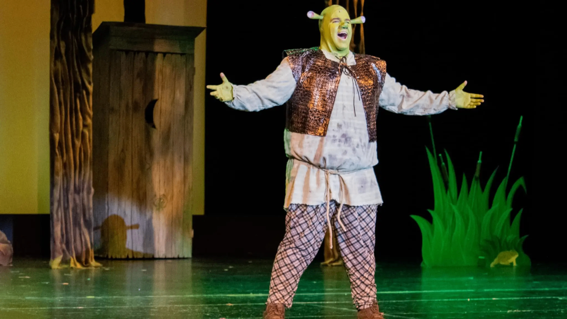 Regalo Theatre production photo